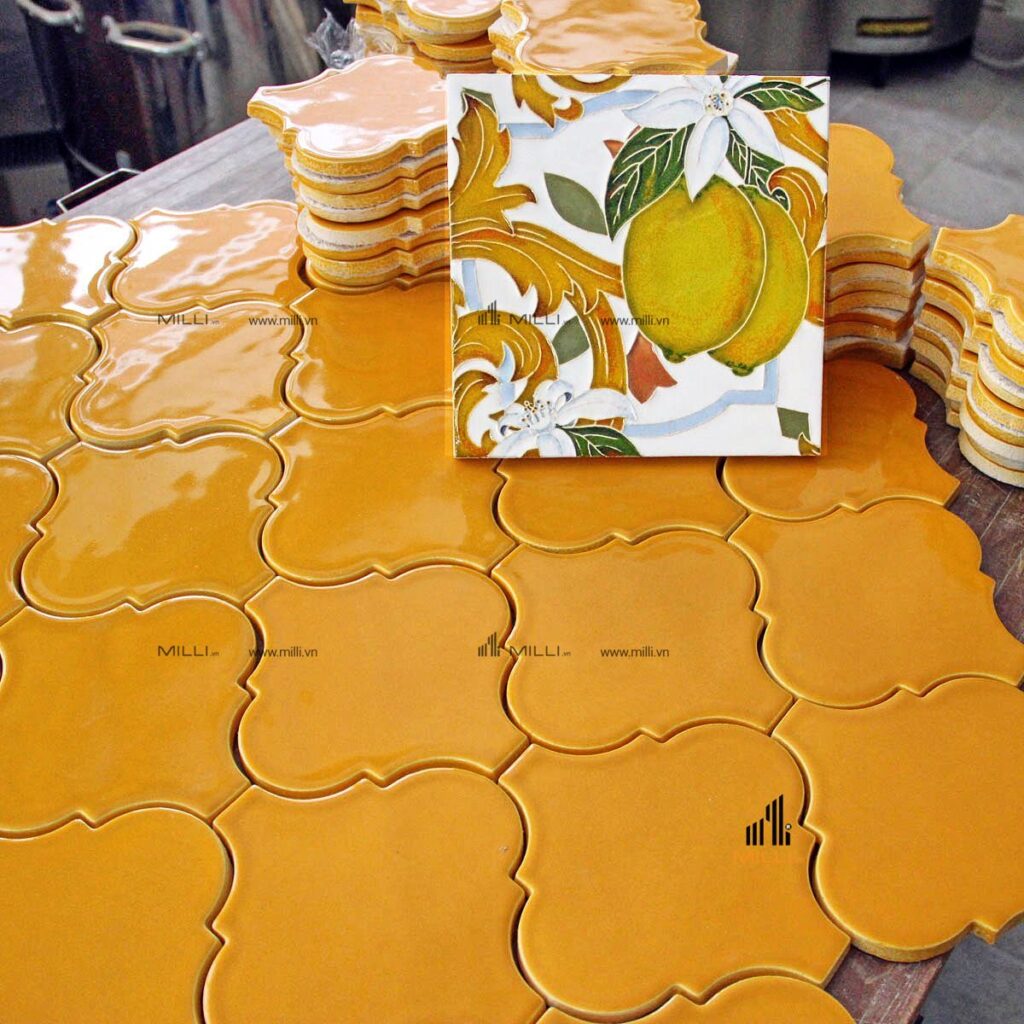 Gạch Ceramic Arabesque Vàng Men Bóng Ốp Tường Milli Kho Gạch Trang Trí Bình Dương TP.HCM